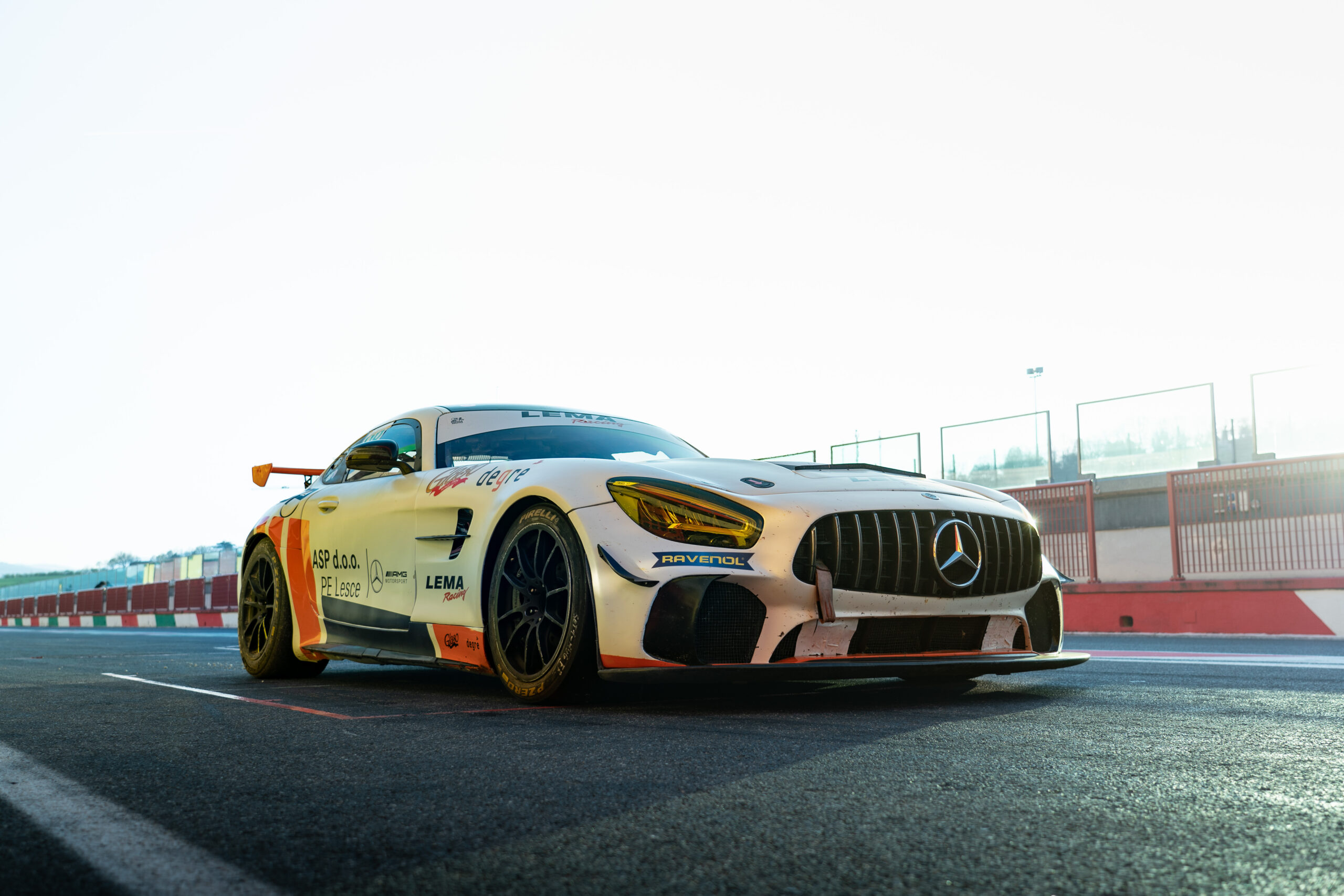 Kornelia Olkucka pojawi się z Mercedesem AMG GT4 na Poznań Motor Show